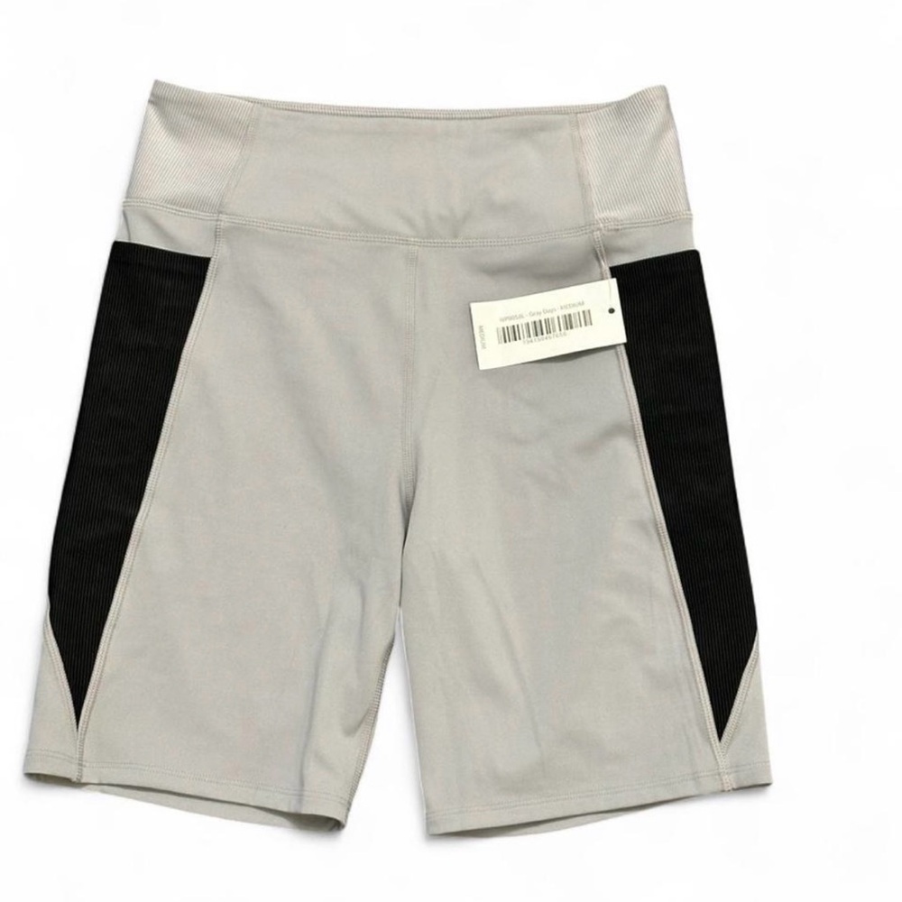 Walk Pop Women's Gray and Black Athletic Shorts. Size M